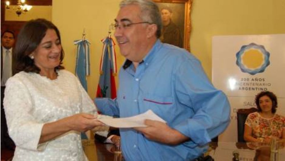 Corpacci asegur� que no habr� "trabas" para los intendentes