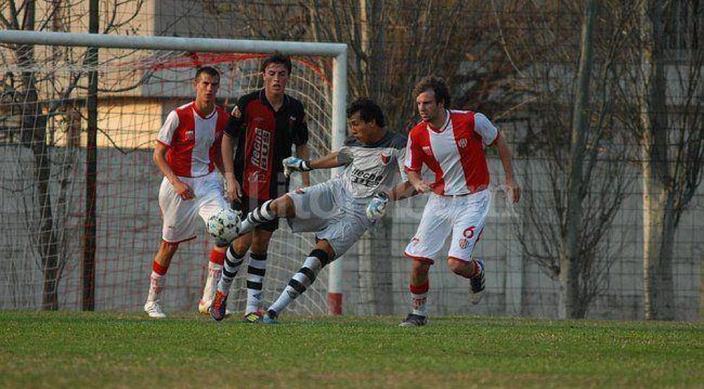 Uni�n y Col�n buscan el triunfo en la liga