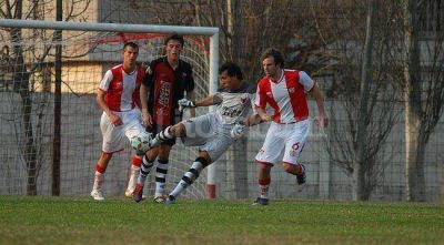 Uni�n y Col�n buscan el triunfo en la liga