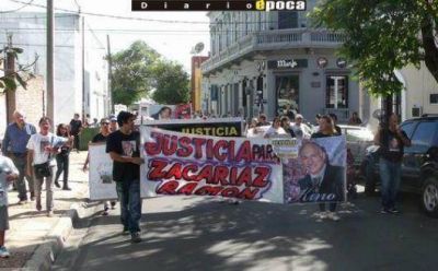 Familiares de la v�ctimas del derrumbe marcharon y enviar�n carta al Papa