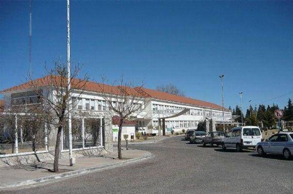 Se accident� al intentar evadir un control policial