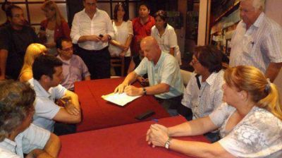  Situaciones esquivas y poco y nada en la visita de Stolbizer a Paran�