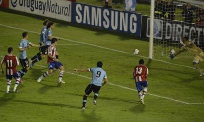 Uruguay extiende su sequ�a y empata con Paraguay en el estadio Centenario