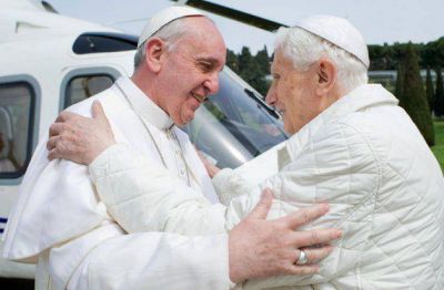 Encuentro hist�rico entre Papa Francisco y el em�rito Benedicto XVI