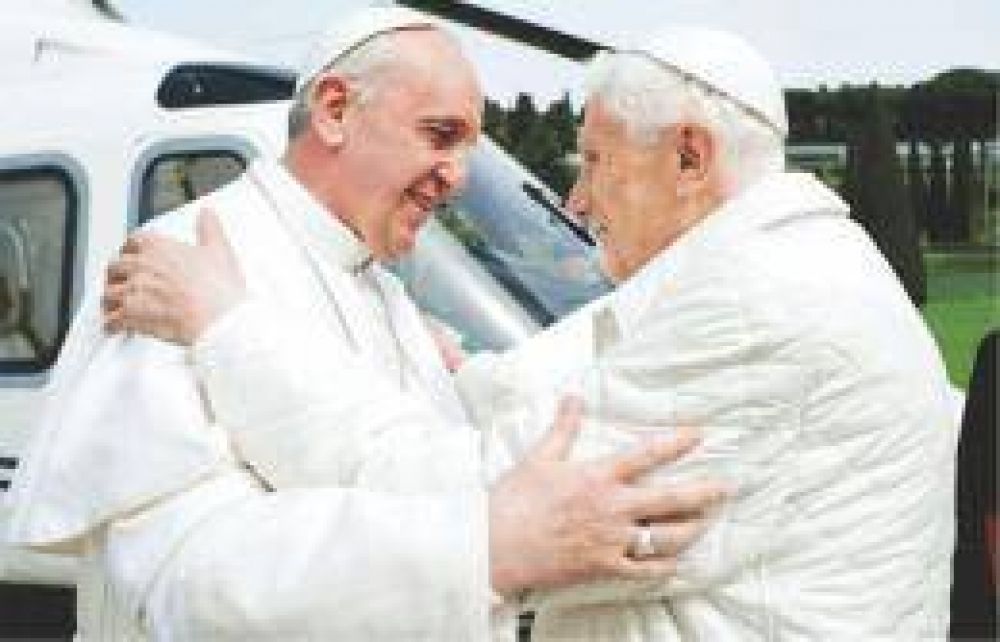 Por primera vez en dos mil a�os, se reunieron dos papas