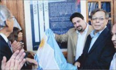 Closs instruy� al jefe de la Polic�a a retirar s�mbolos de homenaje a ex funcionarios de cualquier gobierno de facto