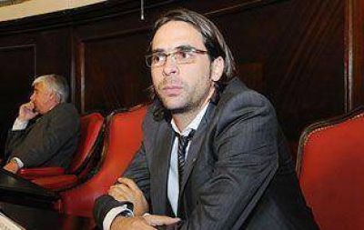 Carreras destac� "la necesidad de tener memoria en forma permanente"