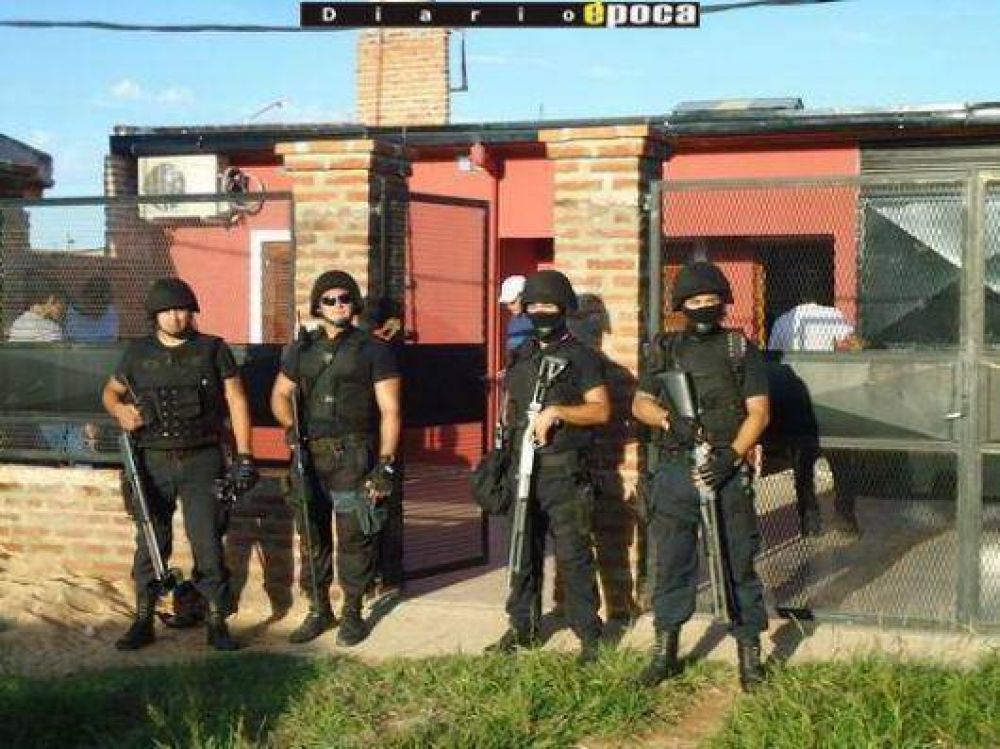 Allanaron la casa nueva de un narco y secuestraron coca�na