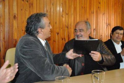 La Provincia invierte otros $2 millones en viviendas para Paso de la Patria y Tatacu�