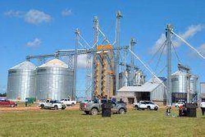 El Gobierno provincial inaugur� una planta de secado de arroz en Santa Luc�a