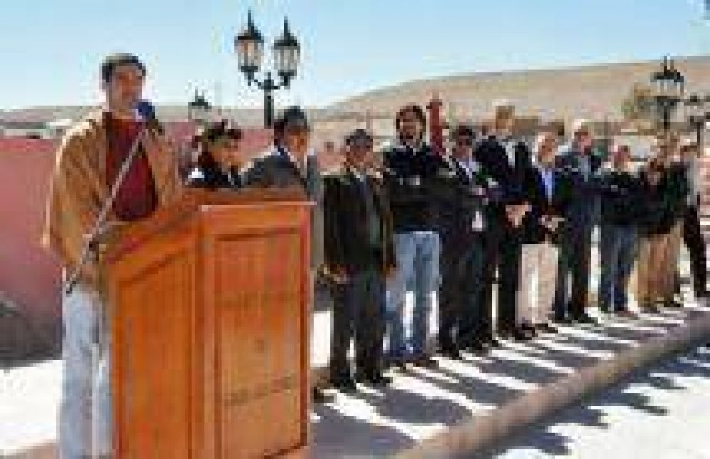 Juan Urtubey: "En Salta continuamos invirtiendo para que nuestra gente pueda vivir mejor"