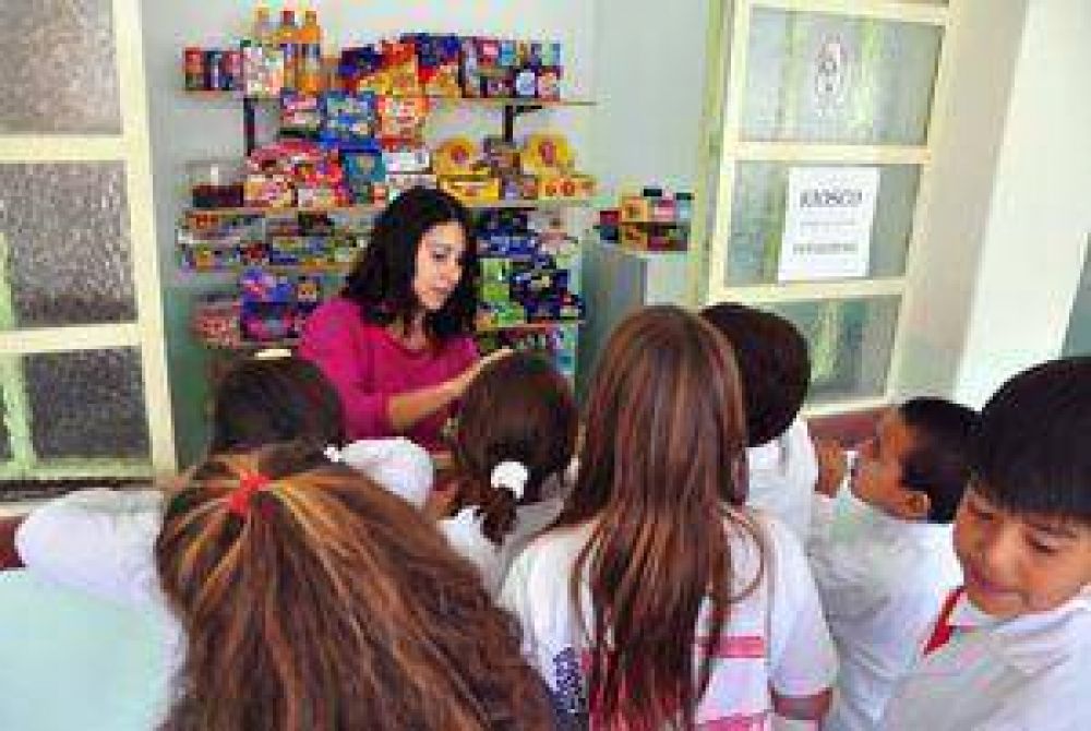 Resaltan avances de los kioscos saludables