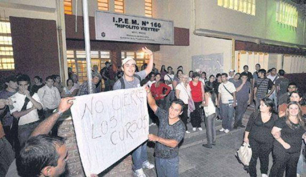 Uno de cada 10 alumnos se queda de a�o