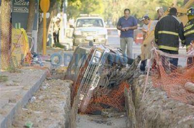 Un Falcon termin� en el interior del desag�e