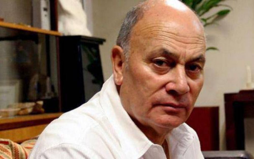El Momo Venegas empieza su armado provincial con �FE�