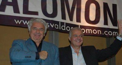 De la Sota hizo pie en Rosario junto a Osvaldo Salom�n