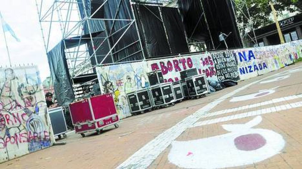 Por separado, la izquierda y los K van a la Plaza por el golpe del 76