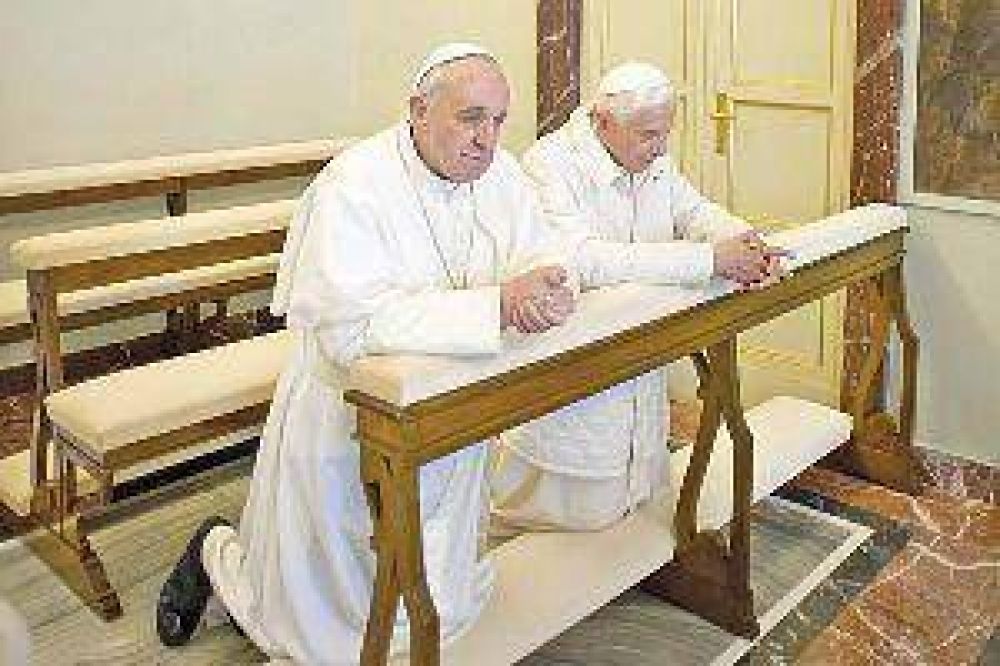 Por primera vez en dos mil a�os se reunieron dos Papas
