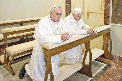 Por primera vez en dos mil a�os se reunieron dos Papas