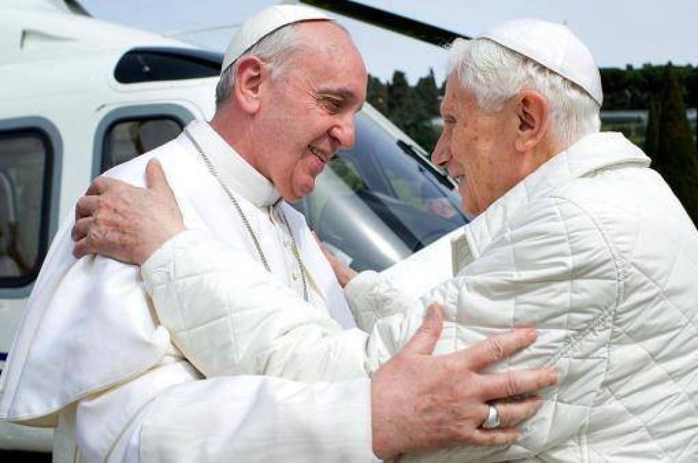 Francisco mantuvo un encuentro con su predecesor Benedicto XVI