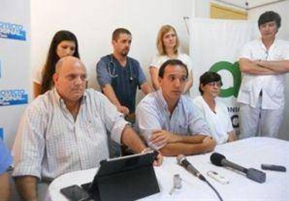 "Candados en salidas de emergencia�	