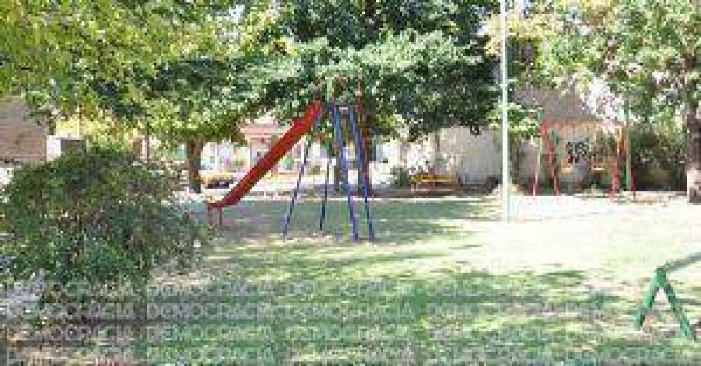 Pintan juegos en diferentes plazas p�blicas de la Ciudad