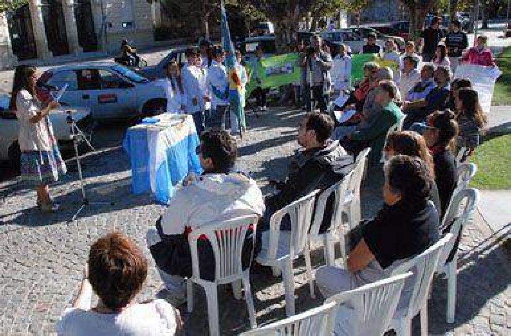 Se rindi� homenaje a los pehuajenses detenidos y desaparecidos en el �ltimo golpe militar	