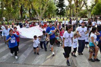 Una multitud corri� por la familia y la vida