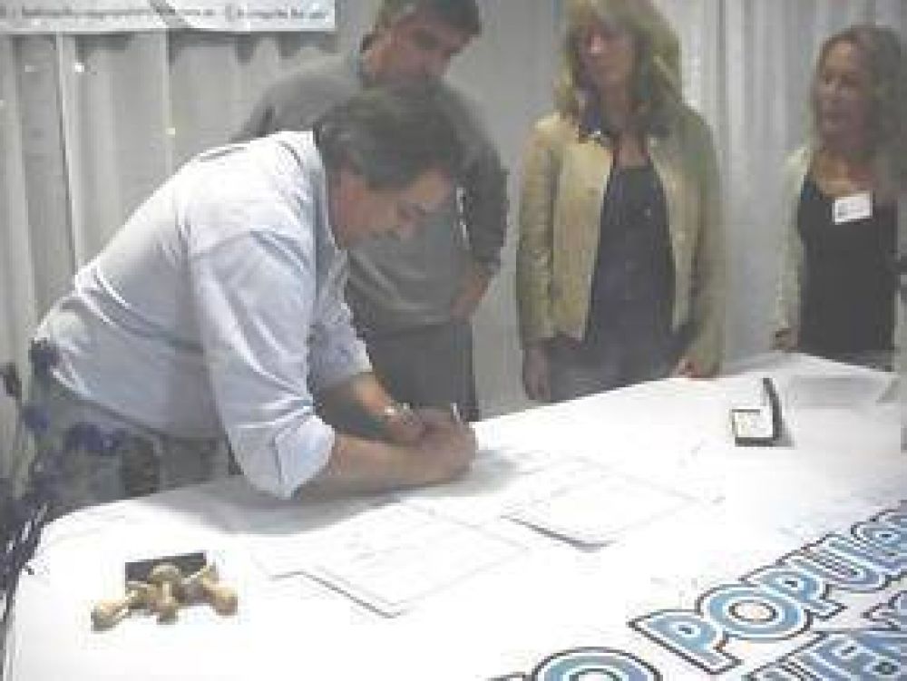 Asociaci�n Civil Caminos firm� convenio con Bol�var