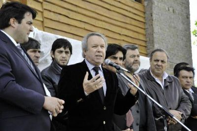 Peralta: �Los recursos naturales son de los santacruce�os y la plata tiene que quedar ac�