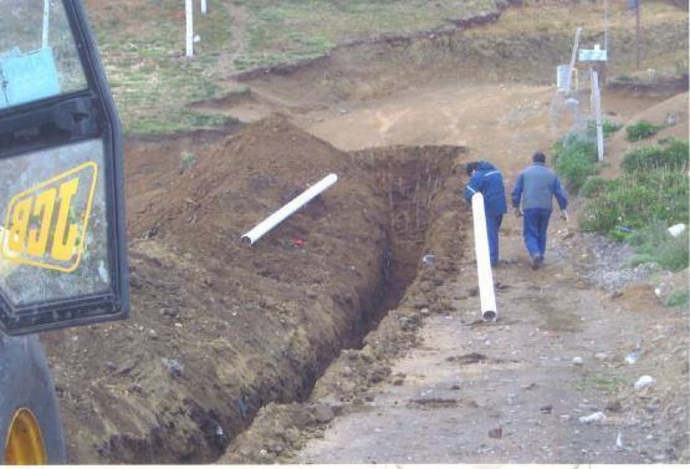 SPSE trabaj� en reparar cloacas de establecimientos de R�o Turbio