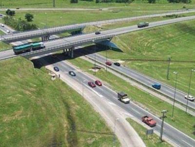Se estrell� con su coche en la autopista C�rdoba-Carlos Paz