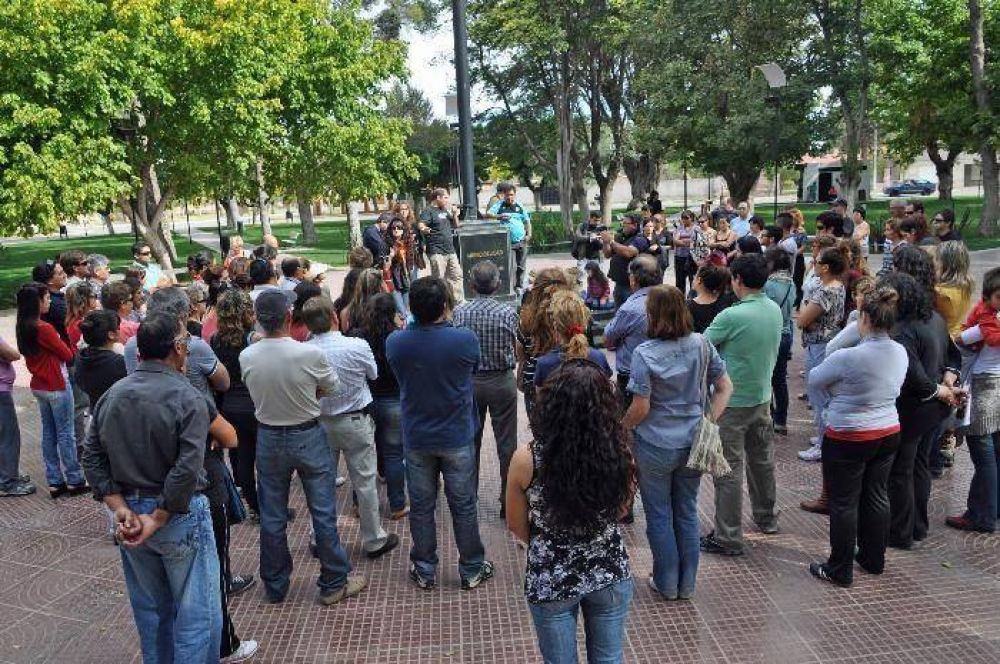 Debatida reuni�n de vecinos por la inseguridad en Lamarque