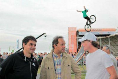 Daniel Scioli y Jorge Macri, juntos por el deporte y la m�sica