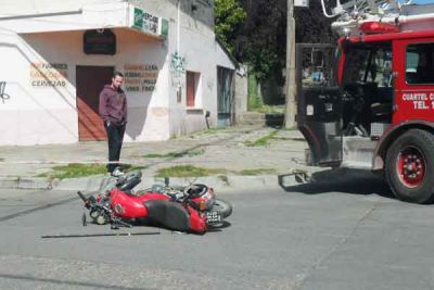 Muri� un joven de 22 a�os al caer de la motocicleta que conduc�a