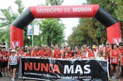 M�s de tres mil personas corrieron por la memoria y la vida en Mor�n