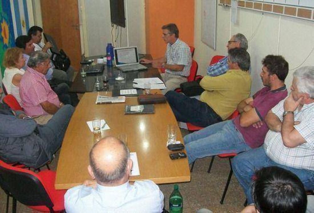 La UCR present� su Proyecto de Seguridad en la Uni�n Industrial de Campana