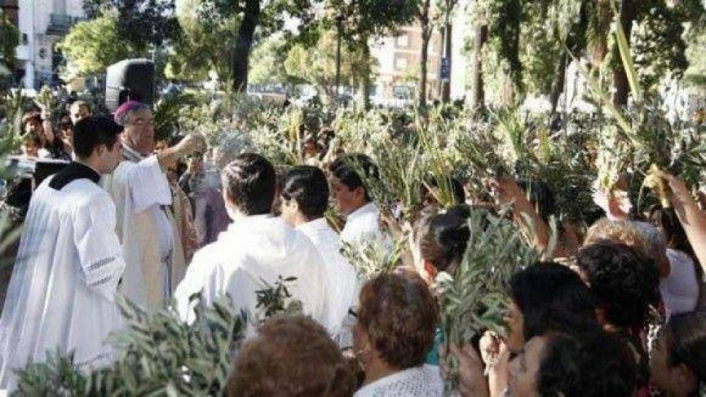 Con la tradicional bendici�n de los ramos dio inicio la Semana Santa