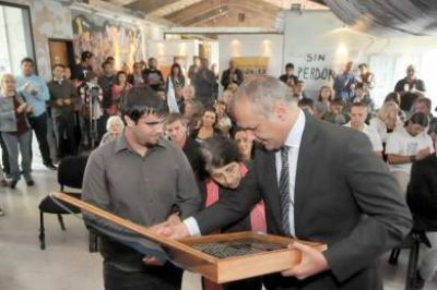 Buzzi "Tenemos la responsabilidad de reconstruir para adelante, no olvidando, s� juzgando"