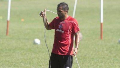 �No es imposible ganarle a Talleres� dijo el �Rat�n� Ib��ez