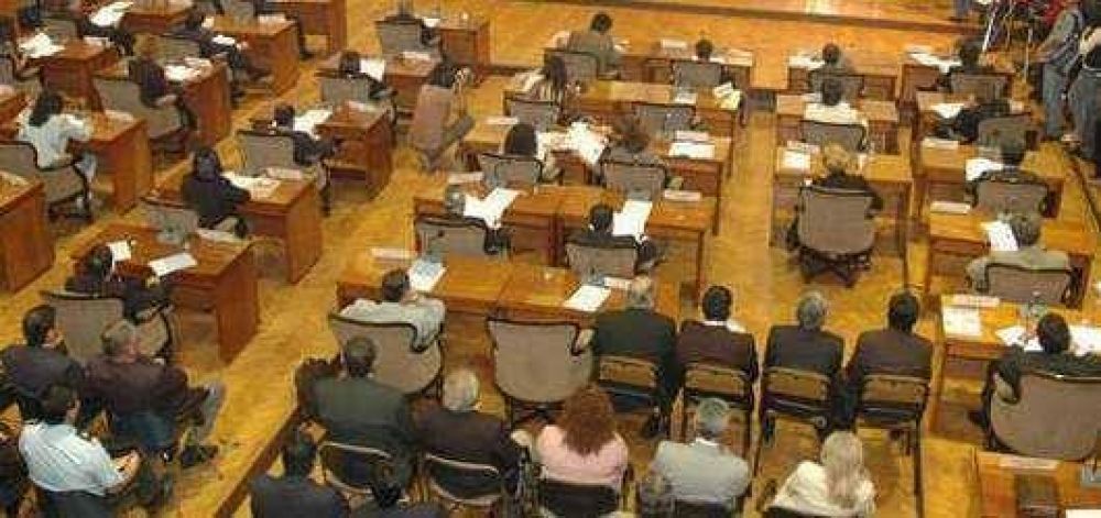 Legislatura: dos sesiones e ingresos de proyectos del Ejecutivo 