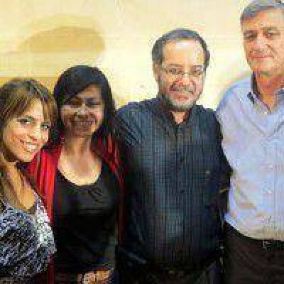 �Protagonismo y amplitud para ser alternativa al kirchnerismo� propone el FAP