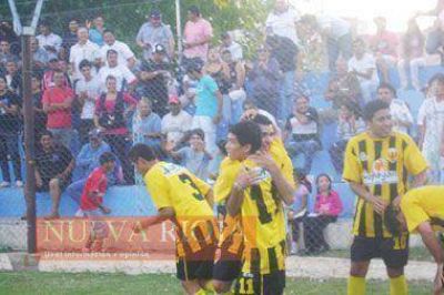 Estrella Roja gan�, gust�, gole� y se clasific� a la tercera ronda