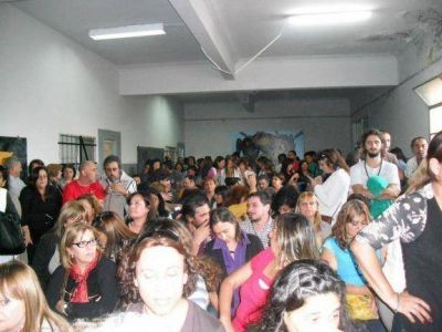 Los docentes de Quilmes aprobaron el mandato para el plenario del SUTEBA que se realizar� el lunes