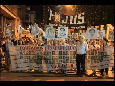 Paran� se moviliz� en reclamo de memoria, verdad y justicia