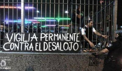 Ocupantes de la sala Alberdi se consideran "presos culturales"