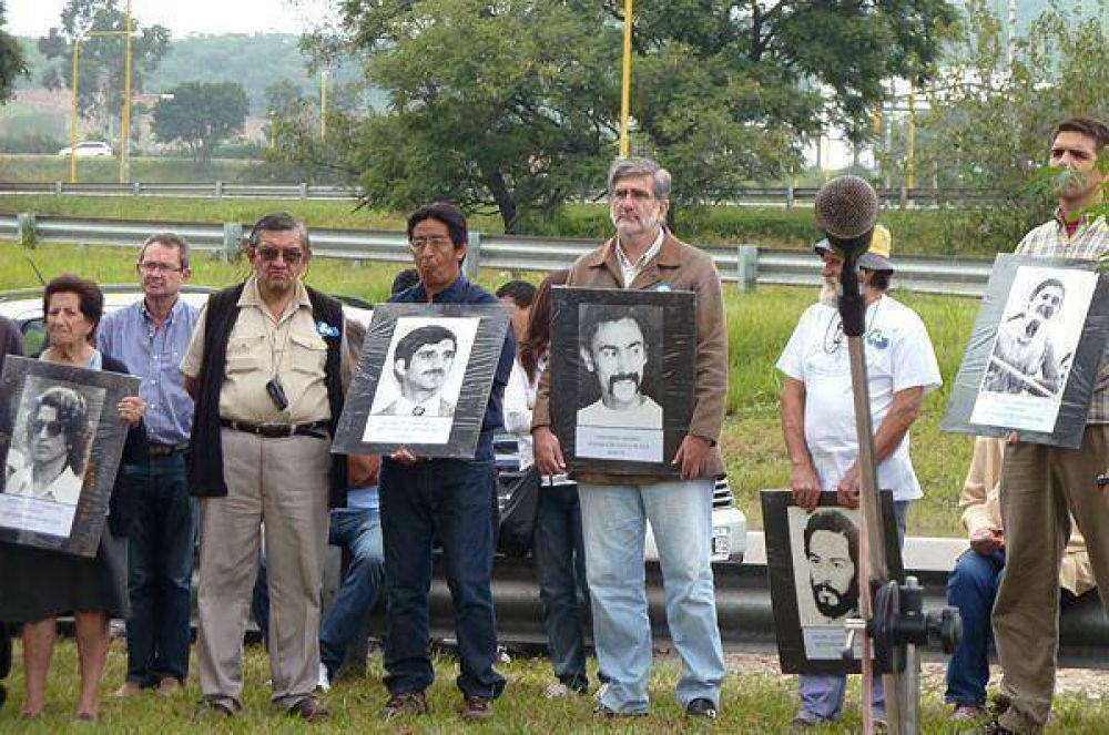 Pablo Baca: �la conmemoraci�n tiene que servir para revalorizar la democracia�
