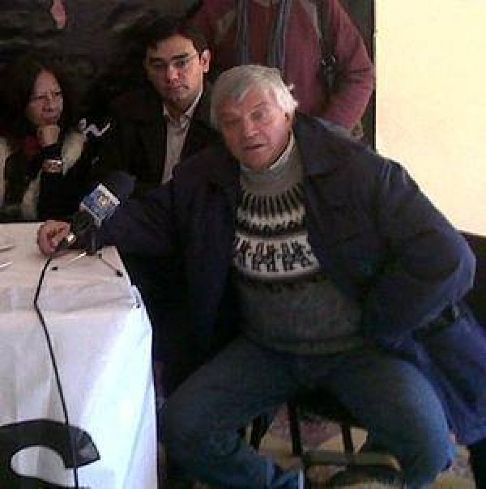 El secretario general del Partido Comunista denuncia apremios ilegales de la Polic�a	