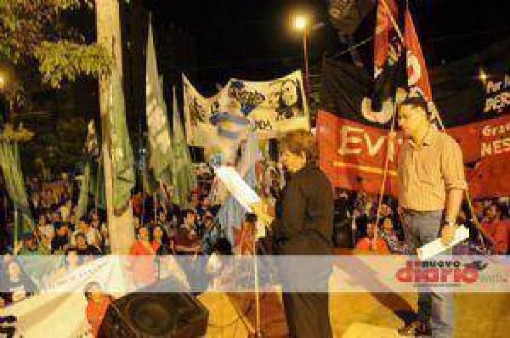 Gran convocatoria en la Plaza del Maestro por el D�a de la Memoria