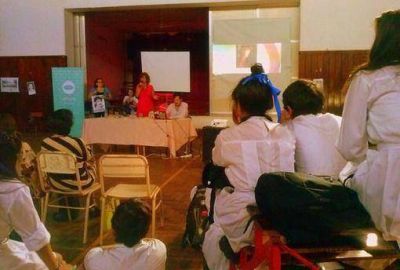AFSCA Misiones: Estudiantes movilizados en las Jornadas "Entre Medios y Memorias"